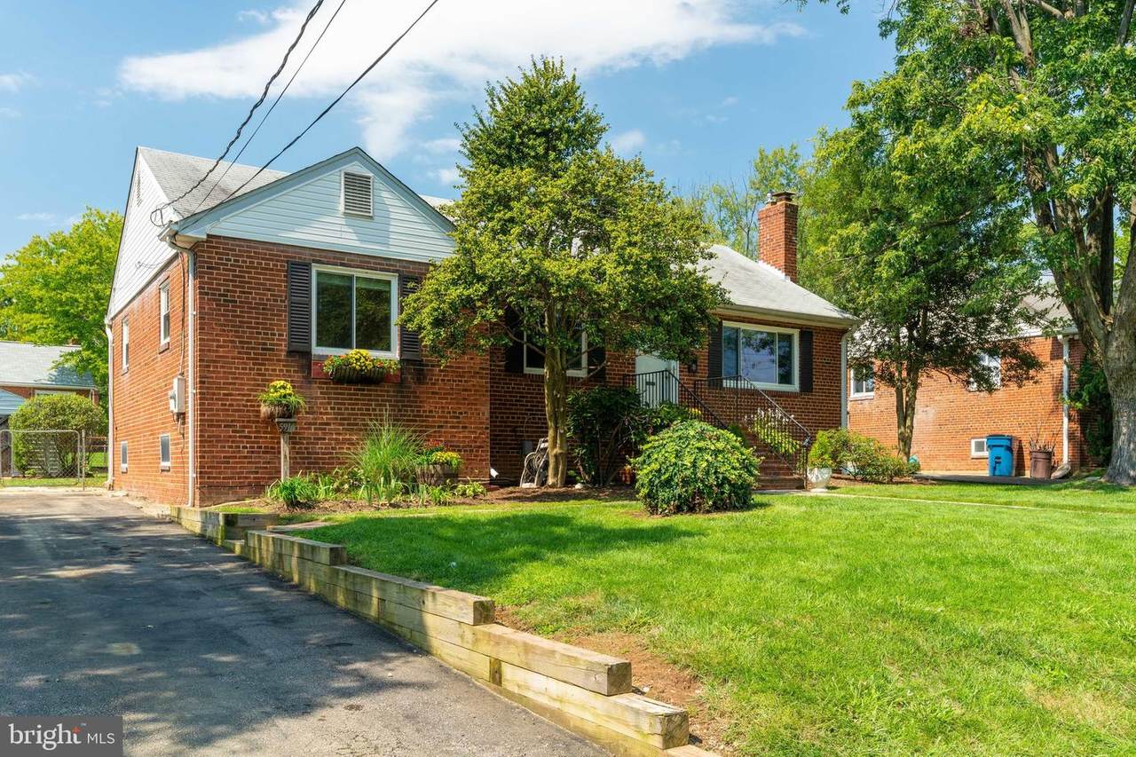 5916 Dinwiddie Street - Photo 1