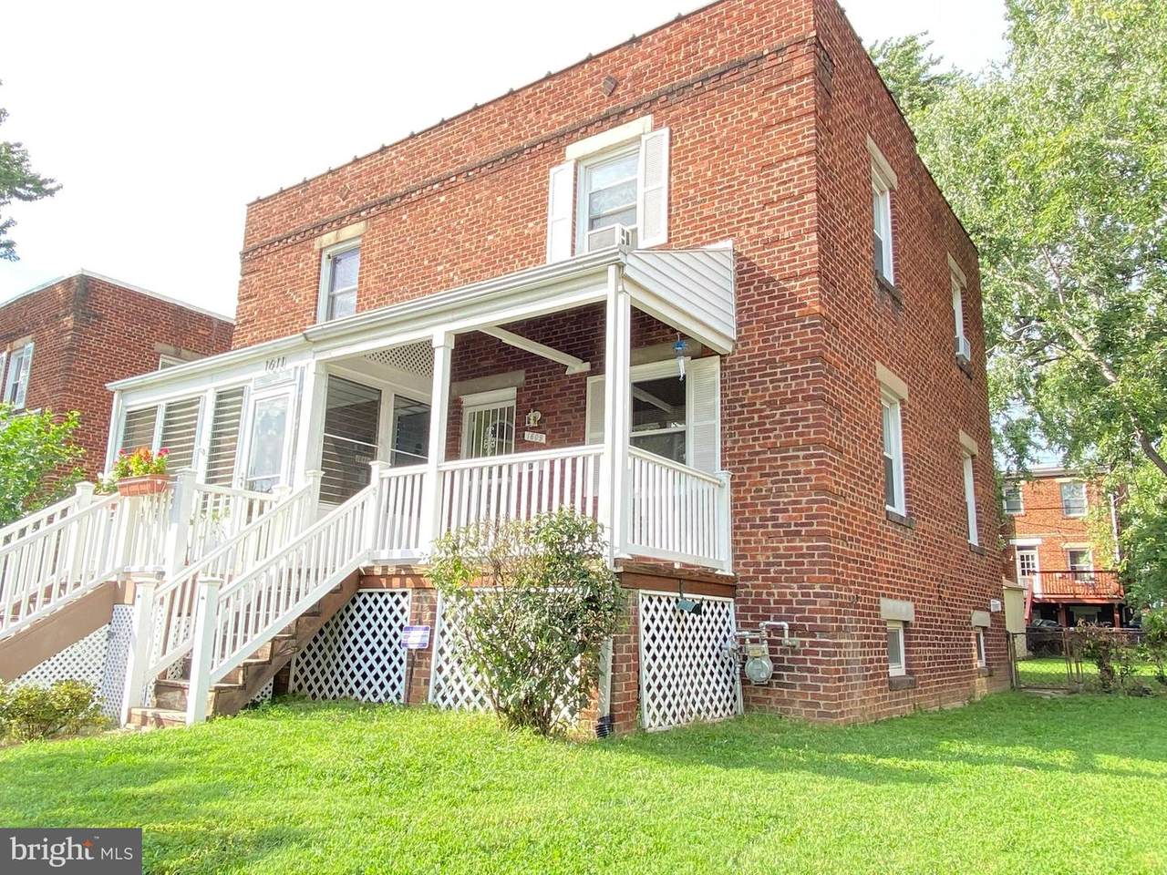 1609 Boyle Street - Photo 1