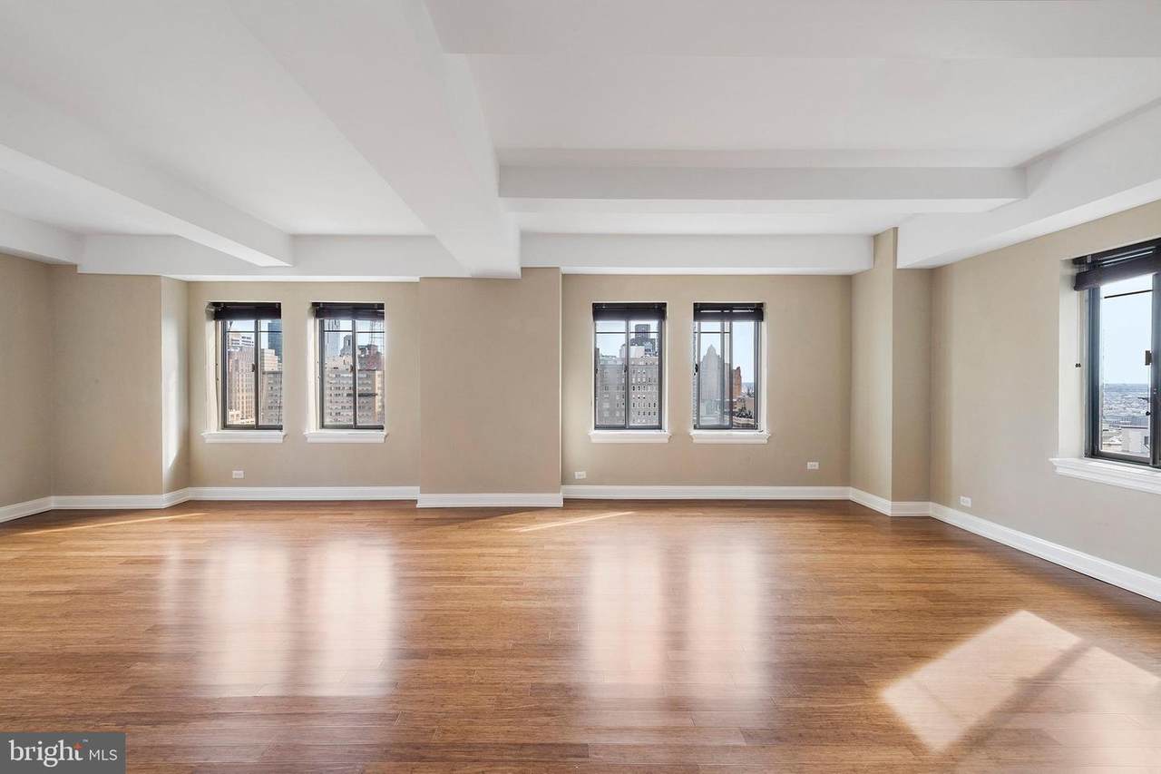 222 Rittenhouse Square - Photo 1