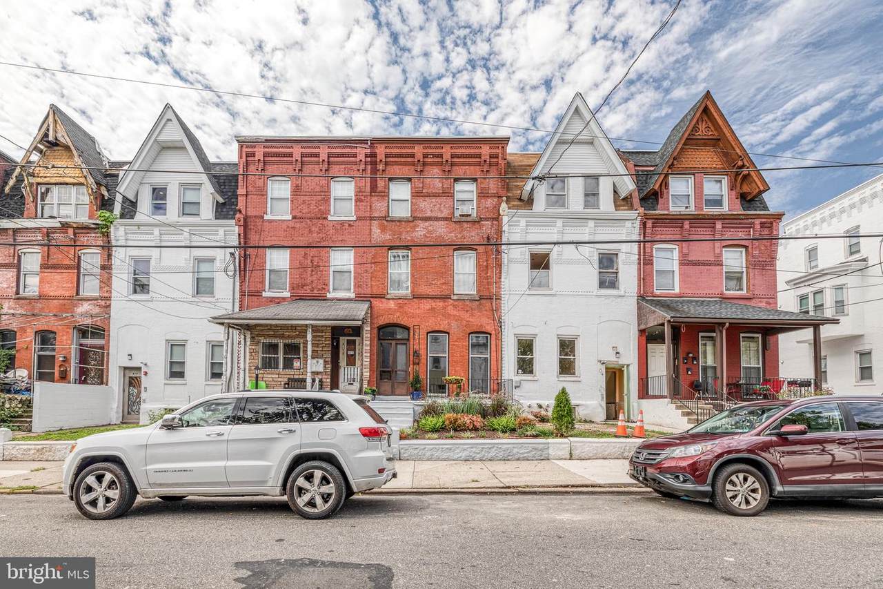 614 32ND Street - Photo 1