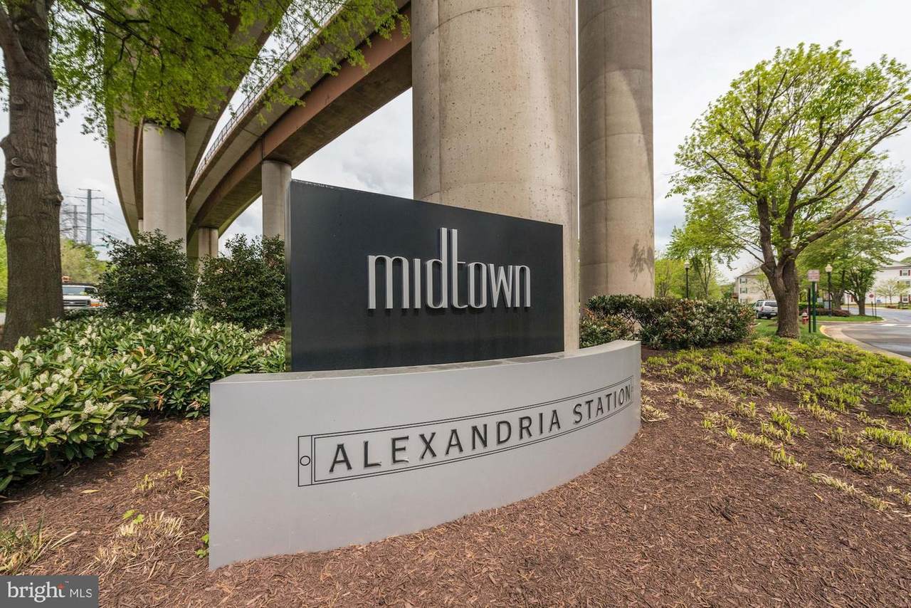 2451 Midtown Avenue - Photo 1