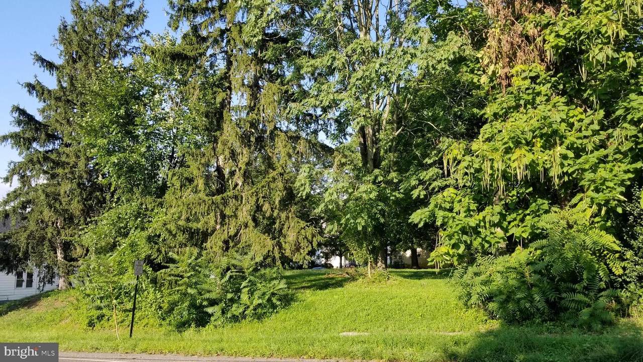 47-49 East Avenue - Photo 1