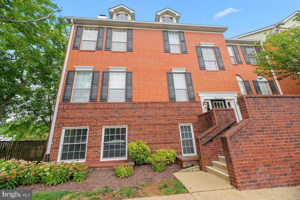 674 Gateway Drive - Photo 1