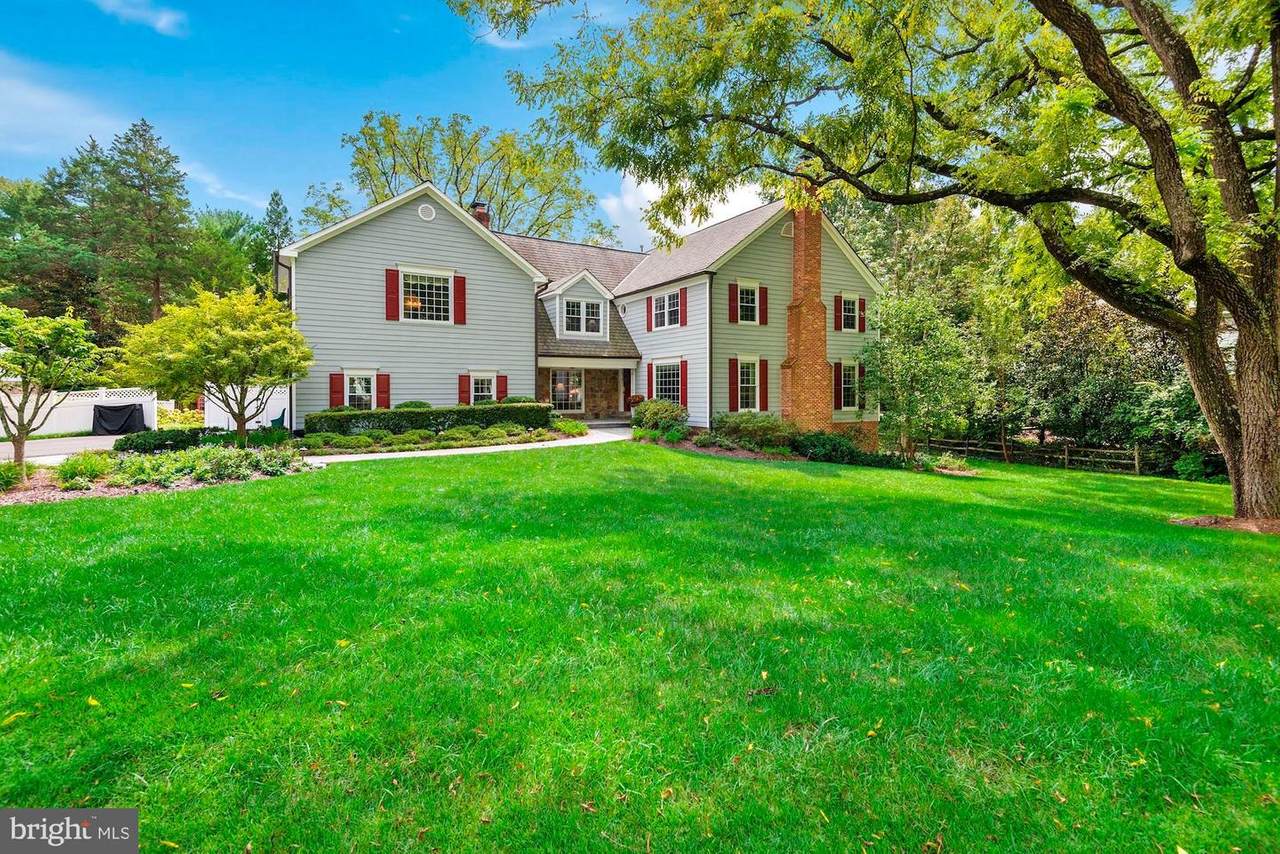 7009 Holyrood Drive - Photo 1