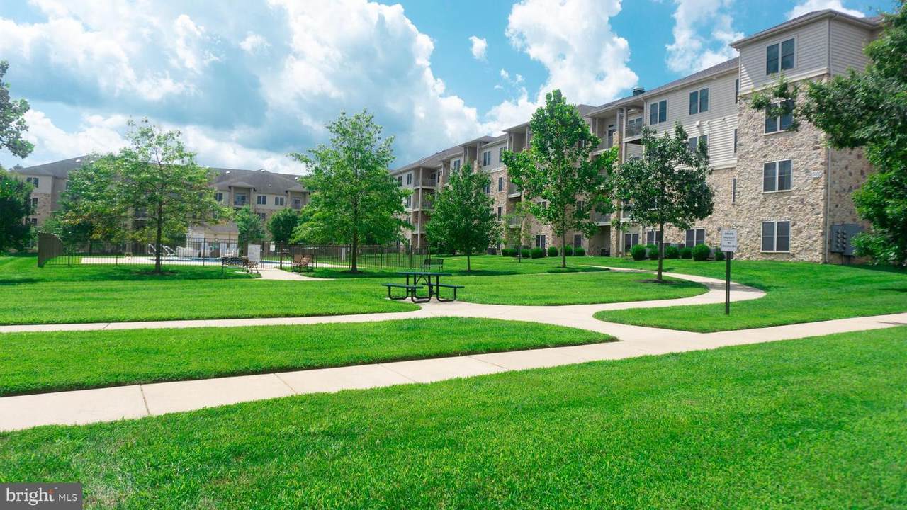 3000-UNIT Fountainview Circle - Photo 1