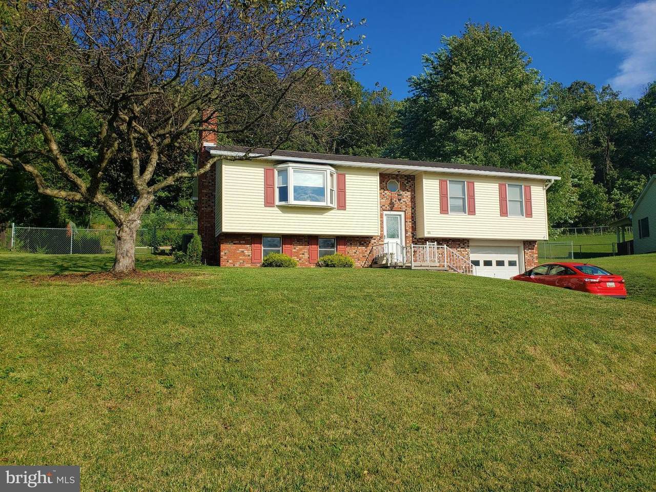 80 Victoria Lane - Photo 1