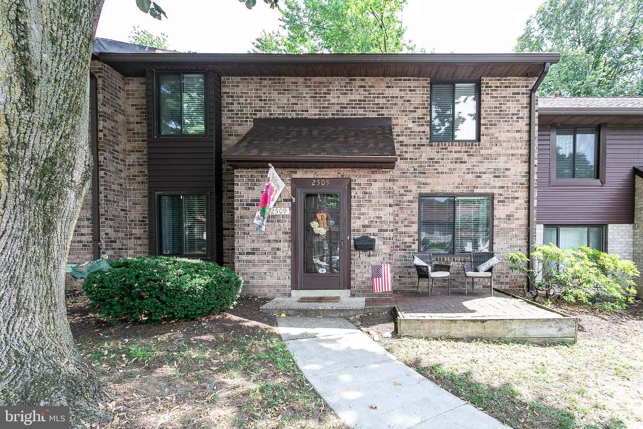 2509 Red Oak Circle - Photo 1