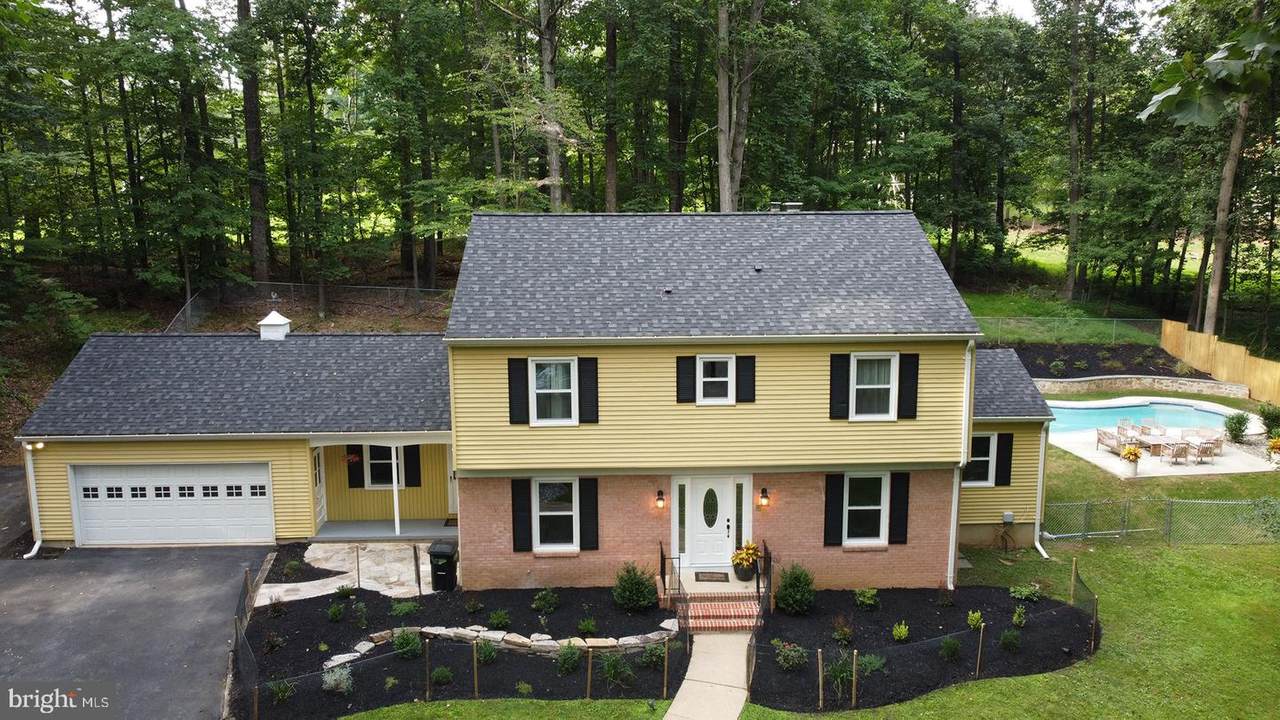 4 Chartwell Court - Photo 1