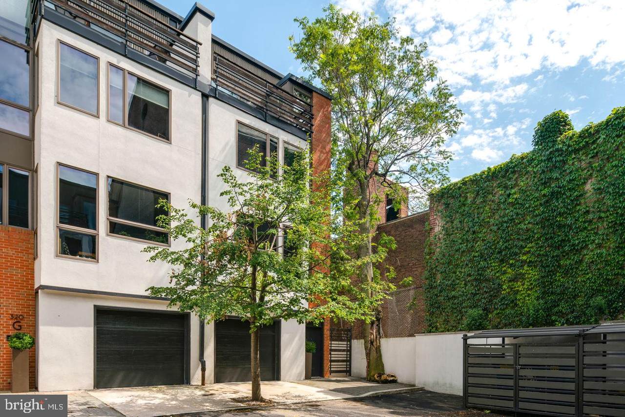 320 Brown Street - Photo 1