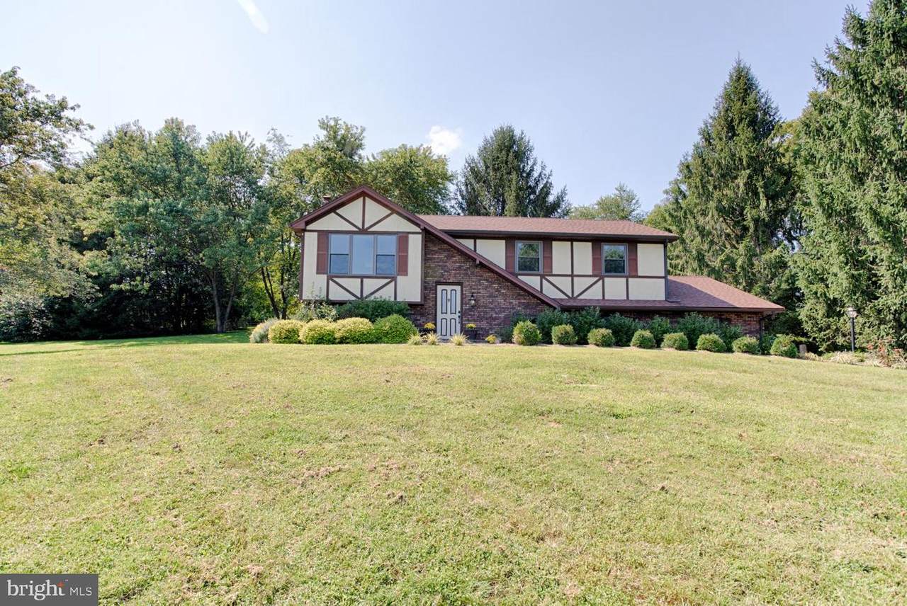 711 Manor Road - Photo 1