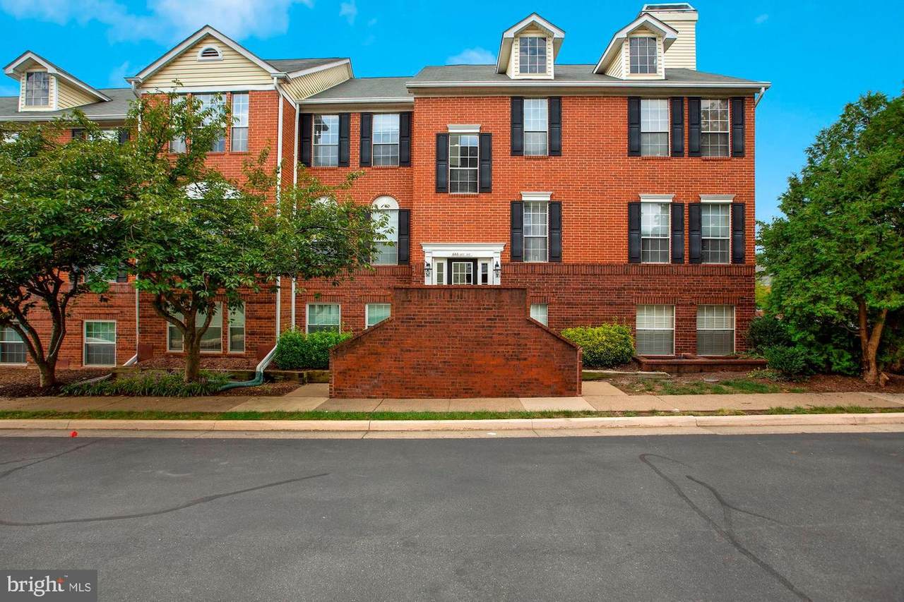 666 Gateway Drive - Photo 1