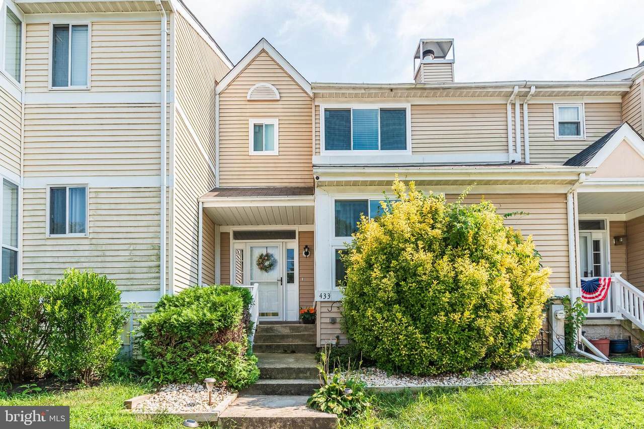 433 Kentmore Terrace - Photo 1