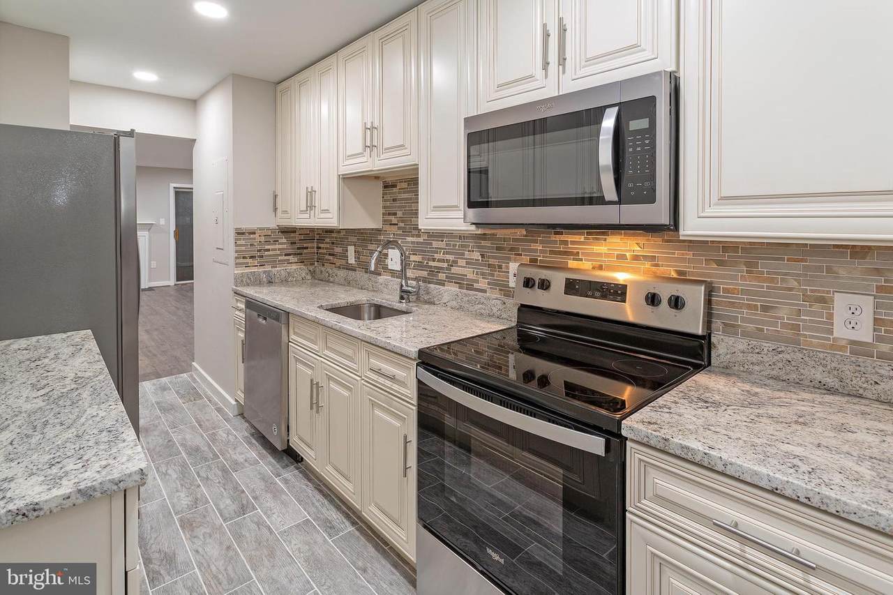52 Hawthorne Court - Photo 1