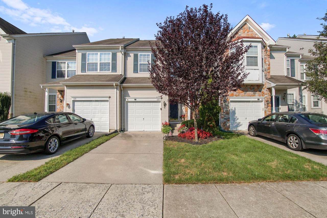 122 Pennsbury Lane - Photo 1