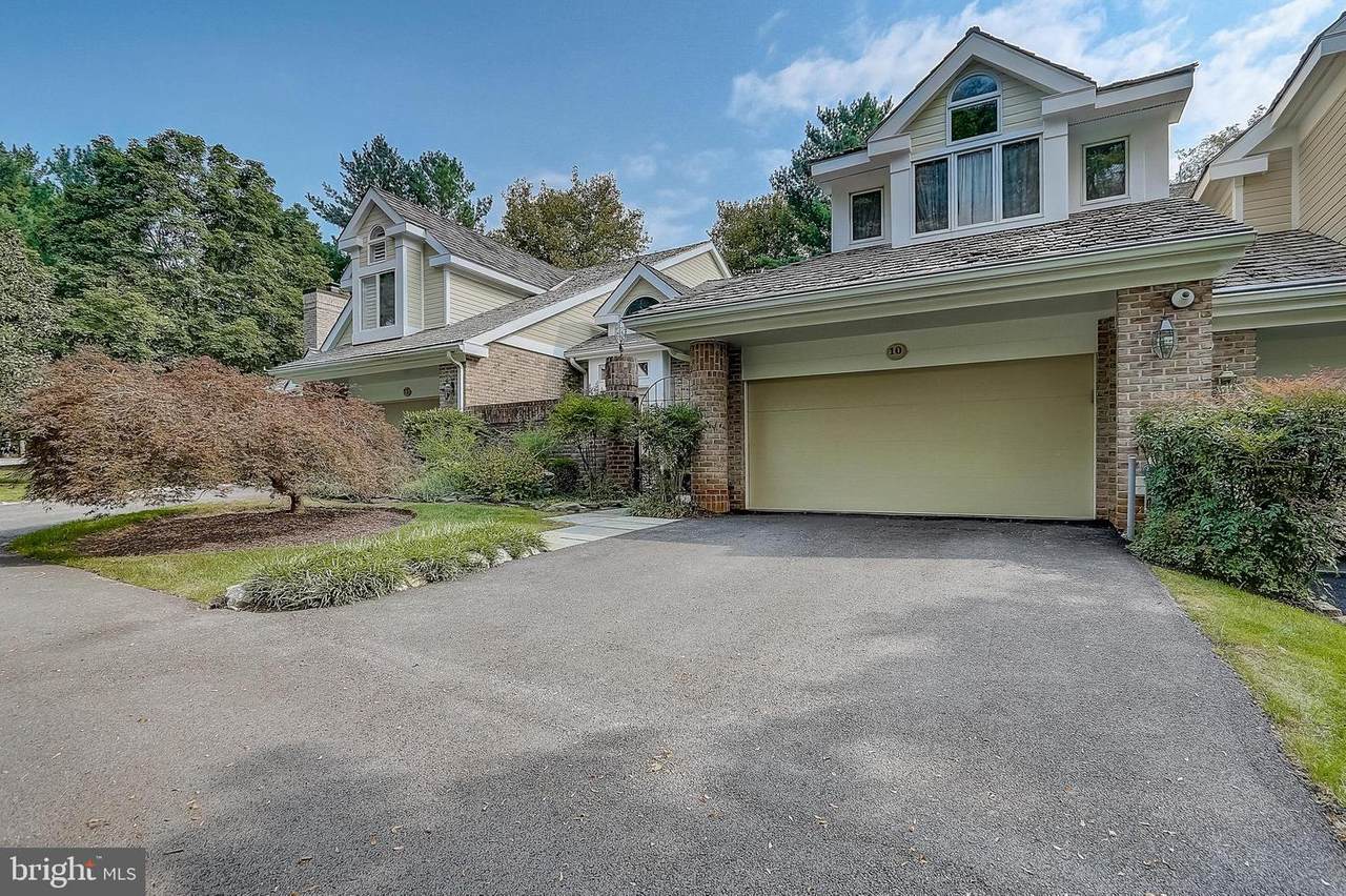 10 Old Boxwood Lane - Photo 1