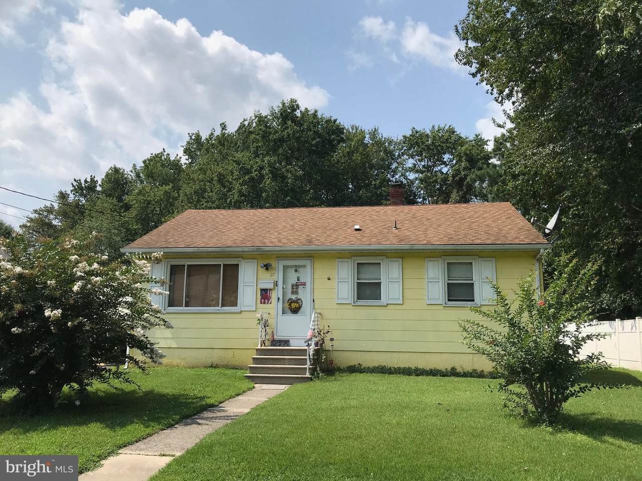 27 Bright Avenue - Photo 1