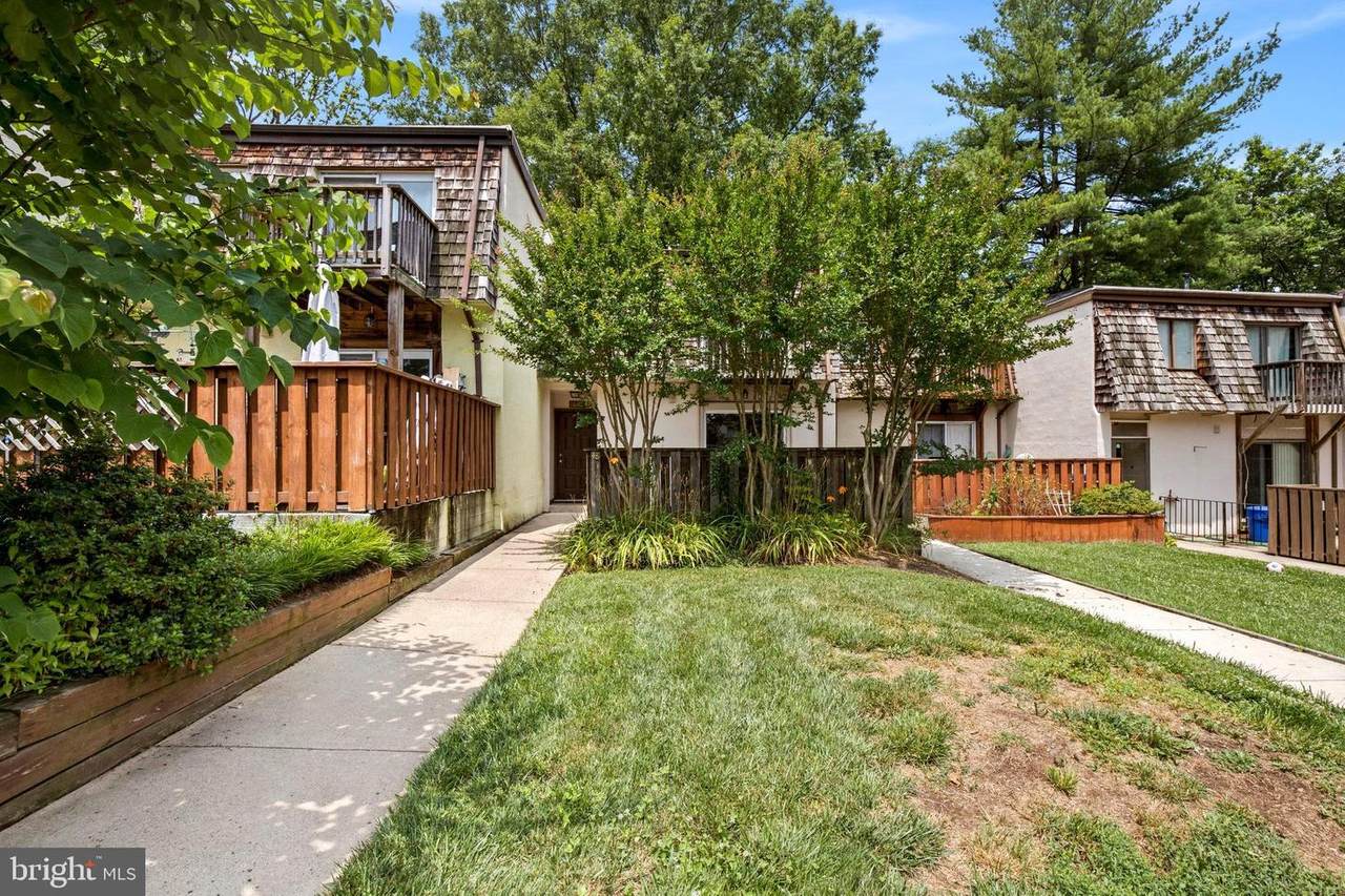 1648 Valencia Way - Photo 1