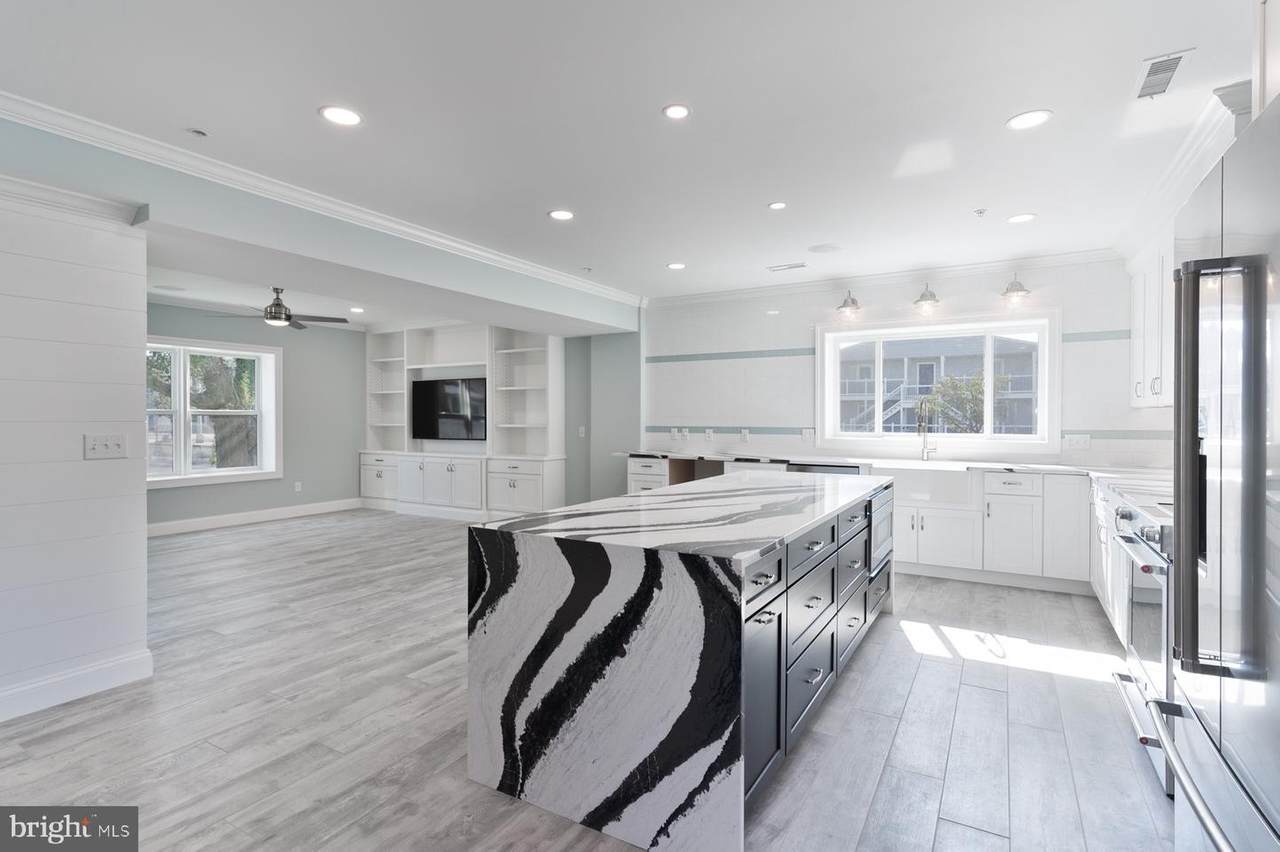 26 Van Dyke Avenue - Photo 1