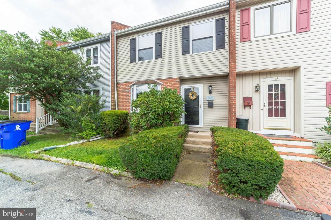 10 Bristol Way - Photo 1