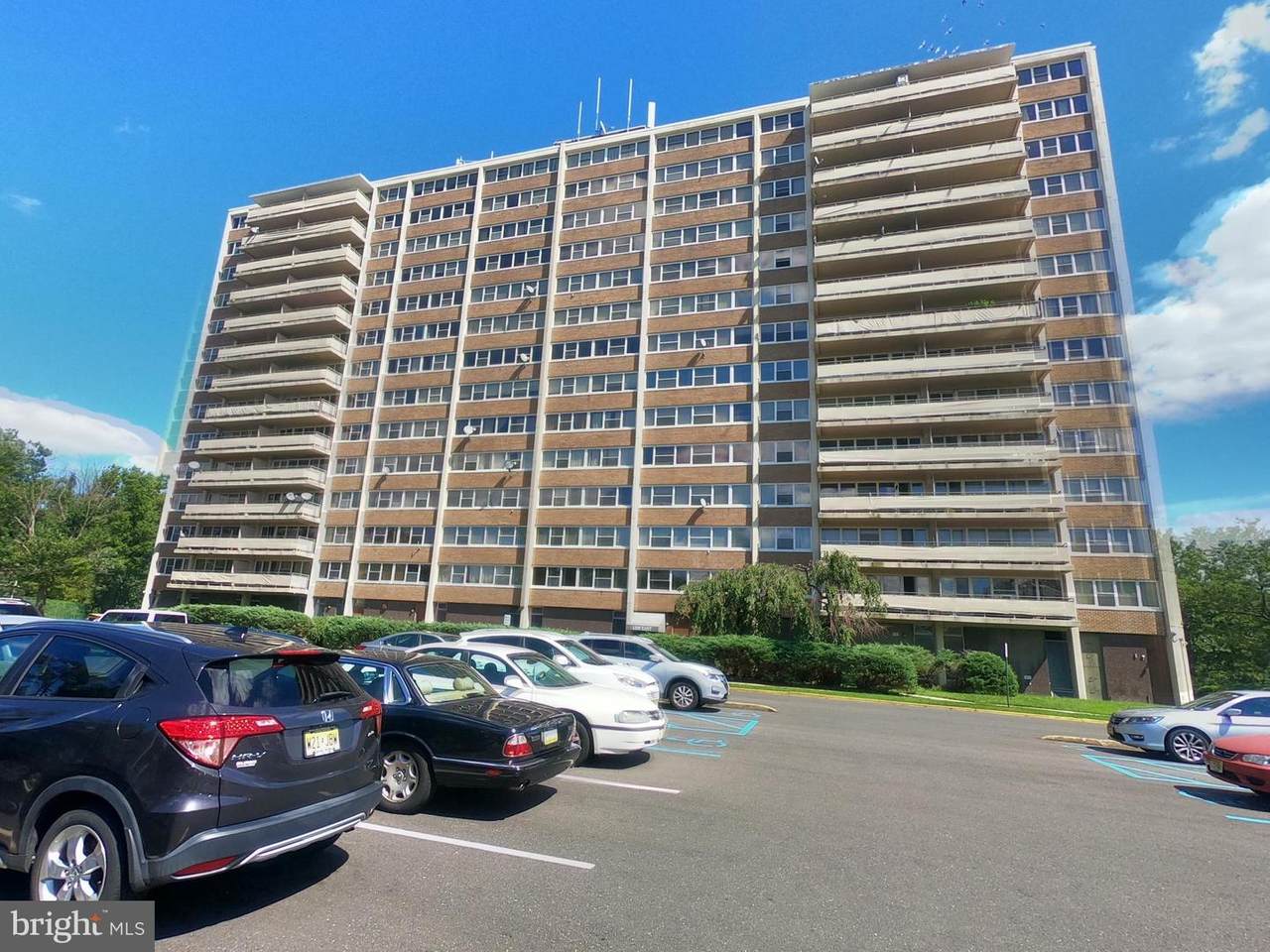 1200 Barclay Towers - Photo 1