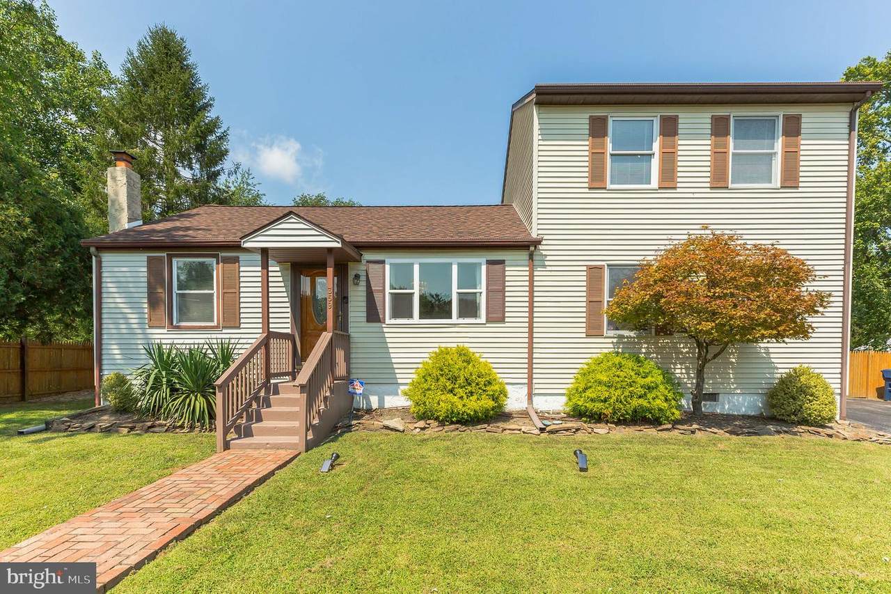 359 Florence Boulevard - Photo 1