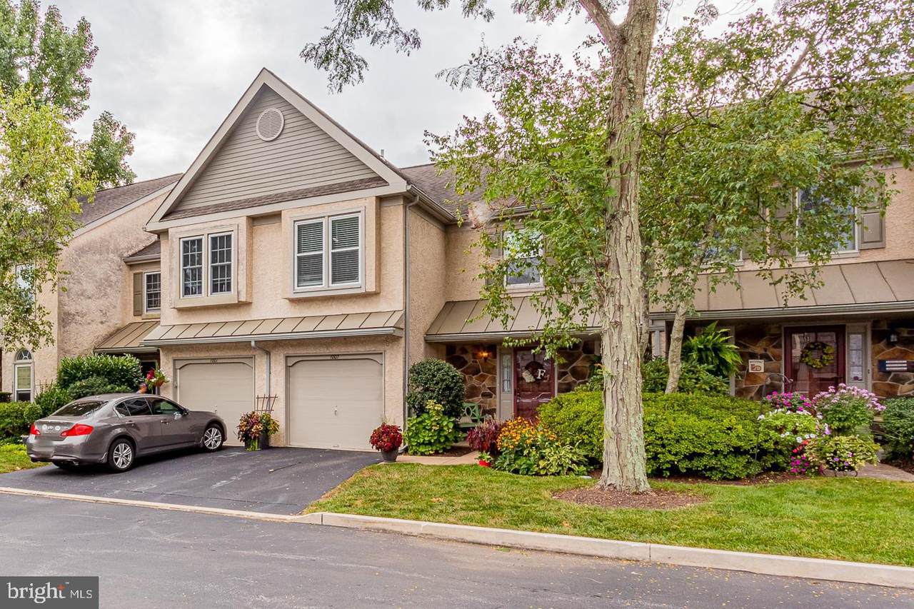 1002 Evesham Court - Photo 1