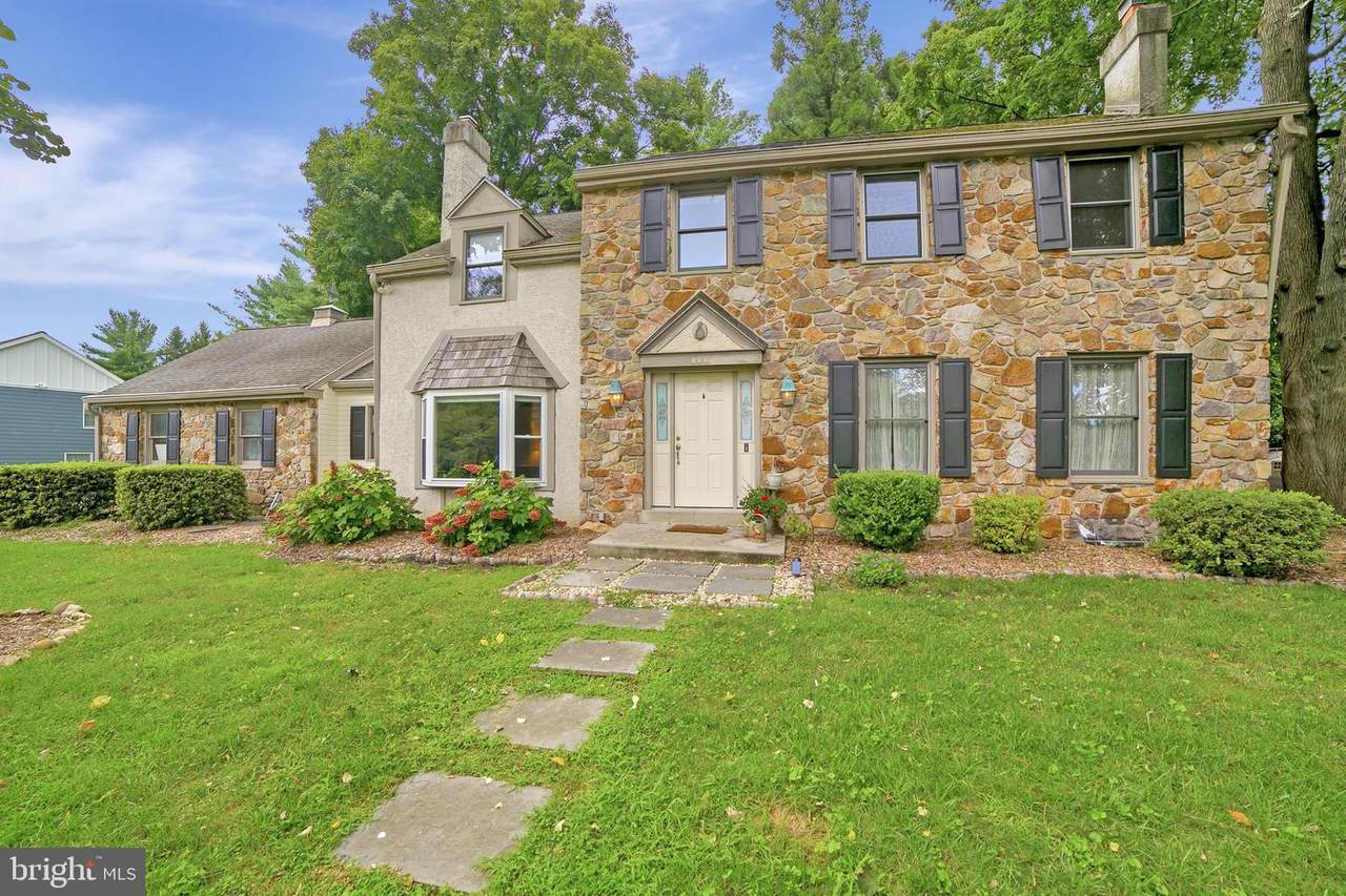 508 Ramblewood Drive - Photo 1