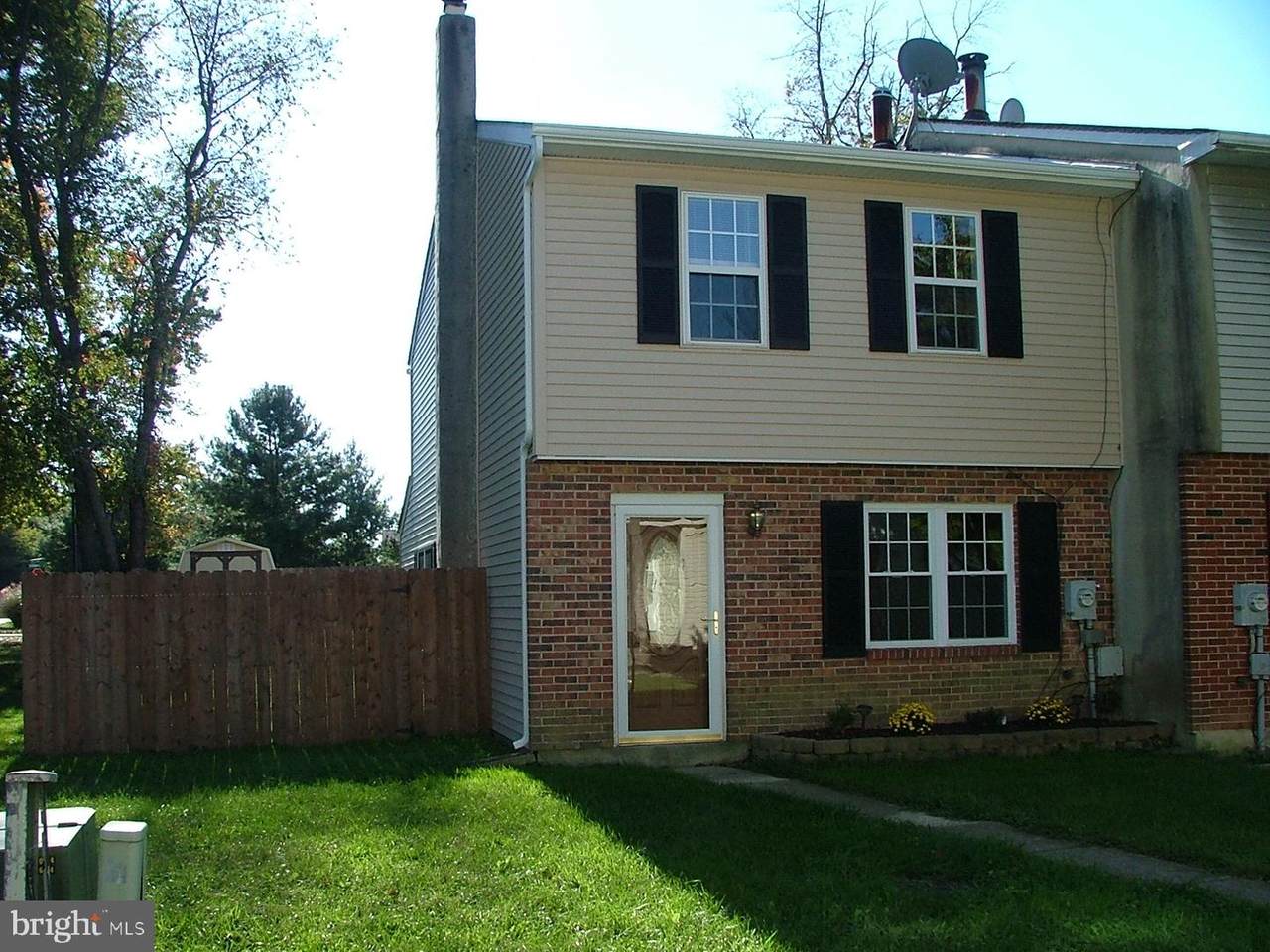 811 Hastings Court - Photo 1