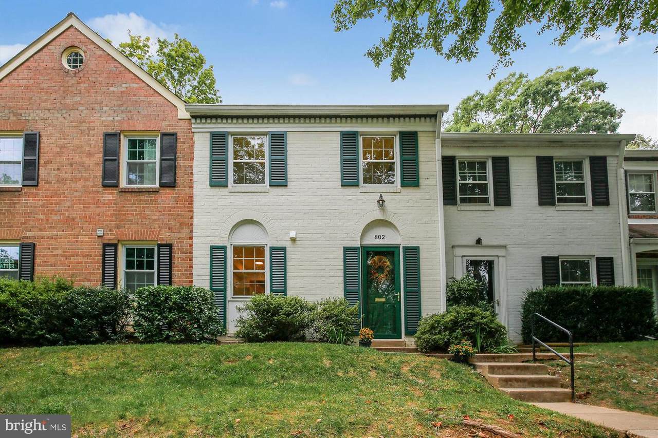 802 Azalea Drive - Photo 1