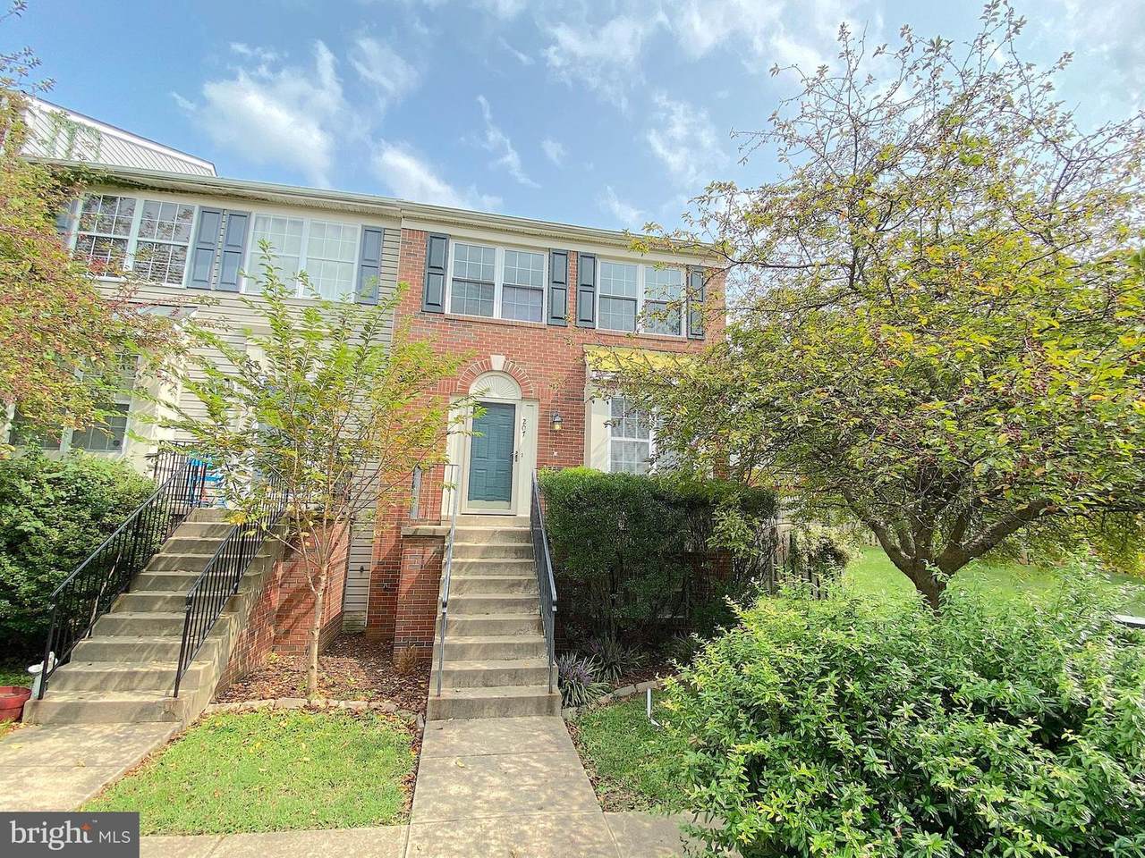 207 Royce Court - Photo 1
