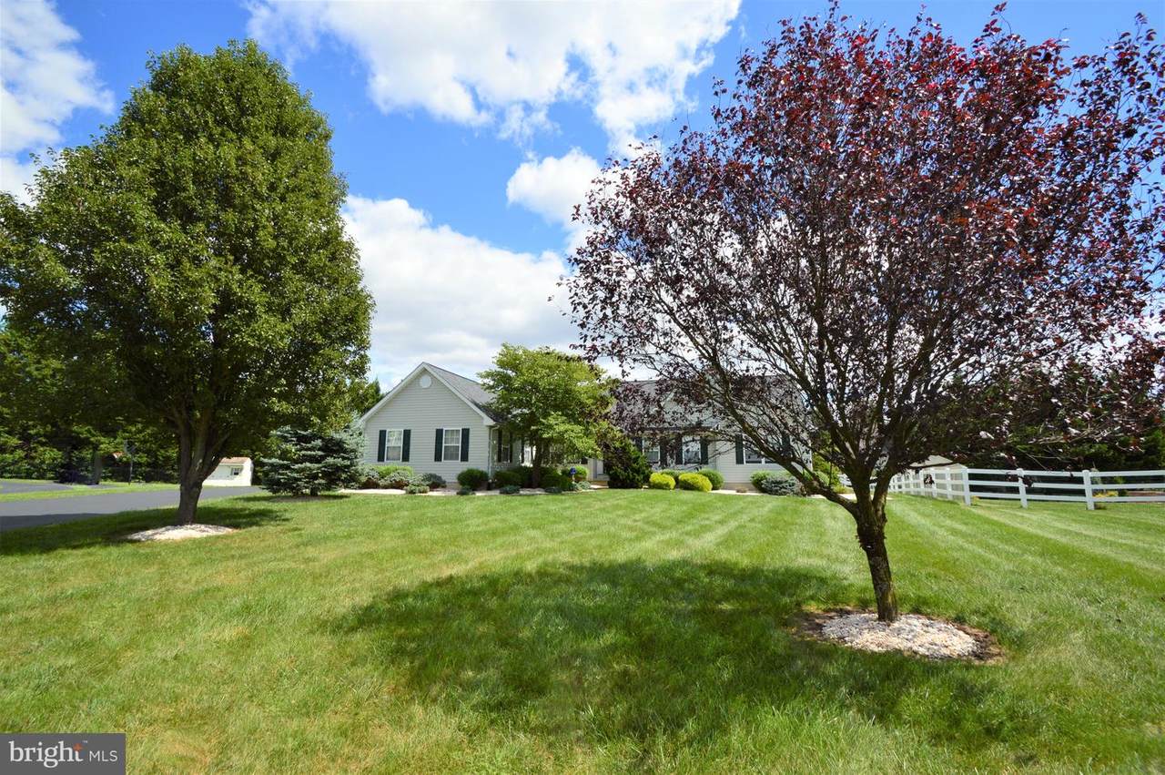304 Green Court - Photo 1