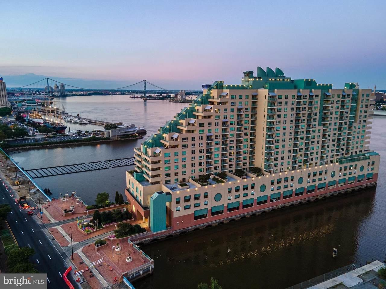 717 Columbus Boulevard - Photo 1