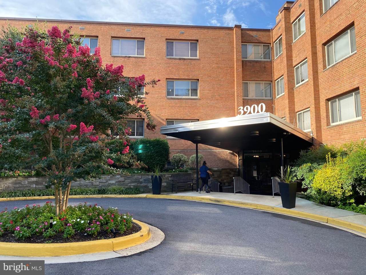 3900 Tunlaw Road - Photo 1