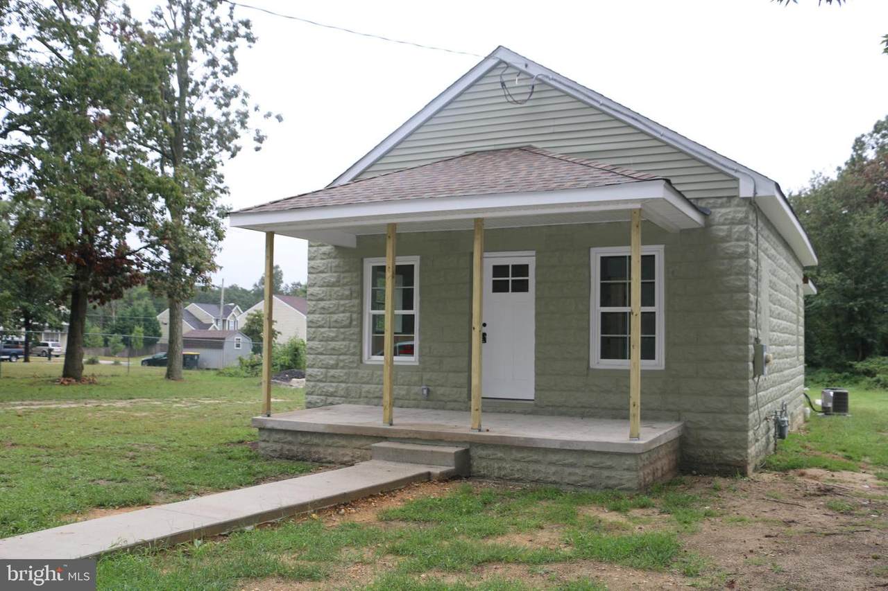 210 Chestnut Avenue - Photo 1