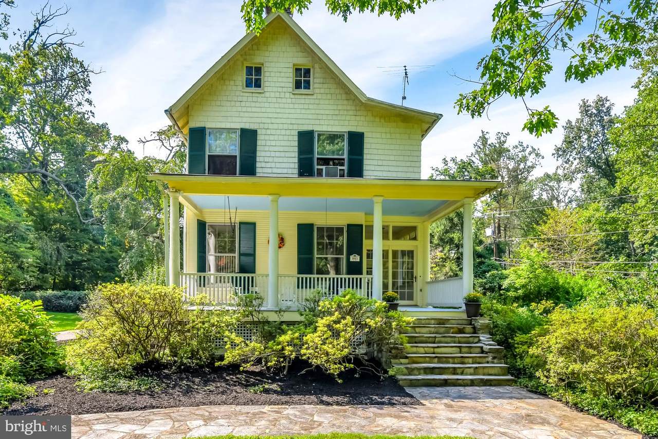 1015 Windsor Road - Photo 1