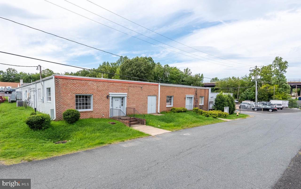 204 Thompson Avenue - Photo 1