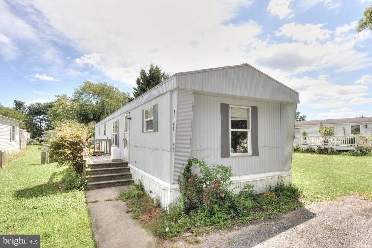 31692 Sycamore Court - Photo 1