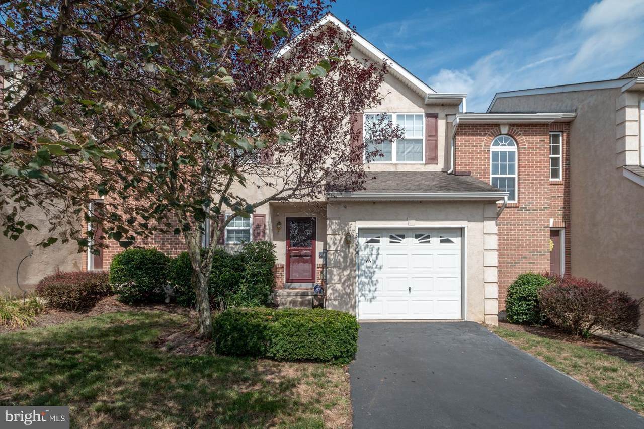 915 Carrington Drive - Photo 1