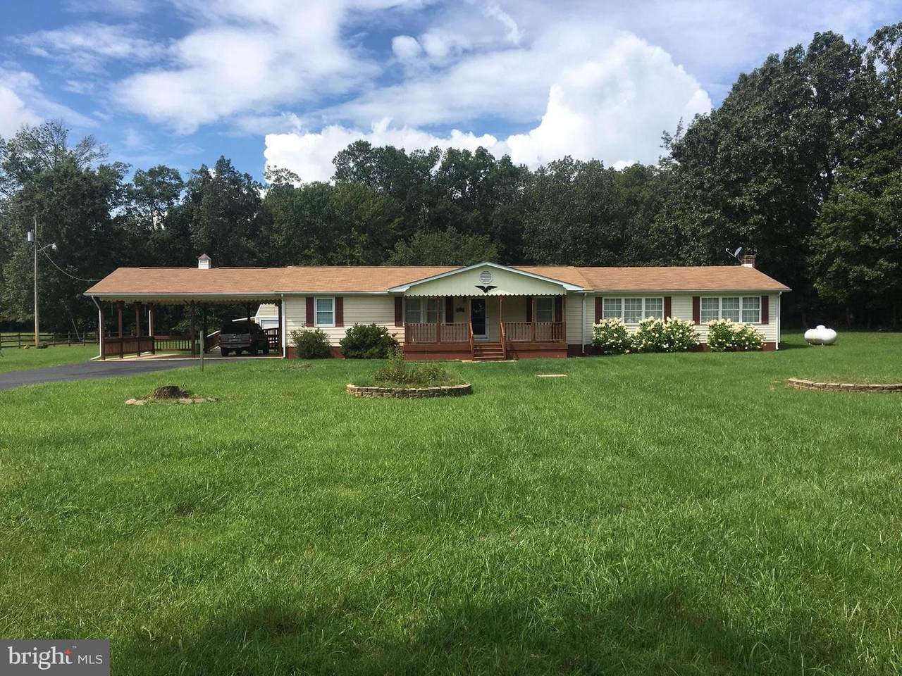 499 Seekford Lane - Photo 1