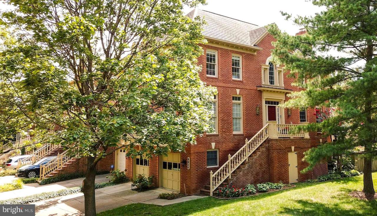 9924 Foxborough Circle - Photo 1