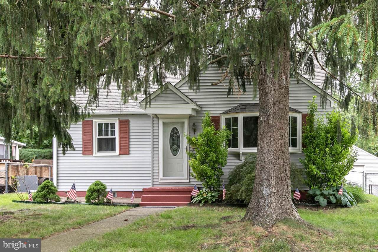483 Thomas Avenue - Photo 1