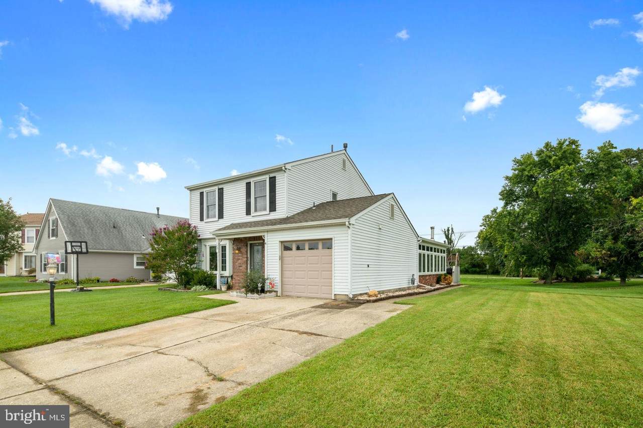 100 Cardinal Court - Photo 1