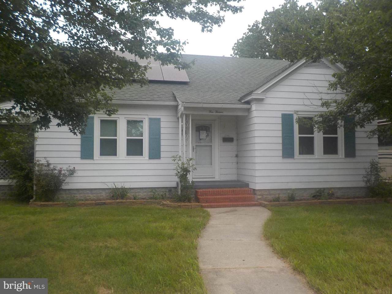 413 Shepherd Avenue - Photo 1