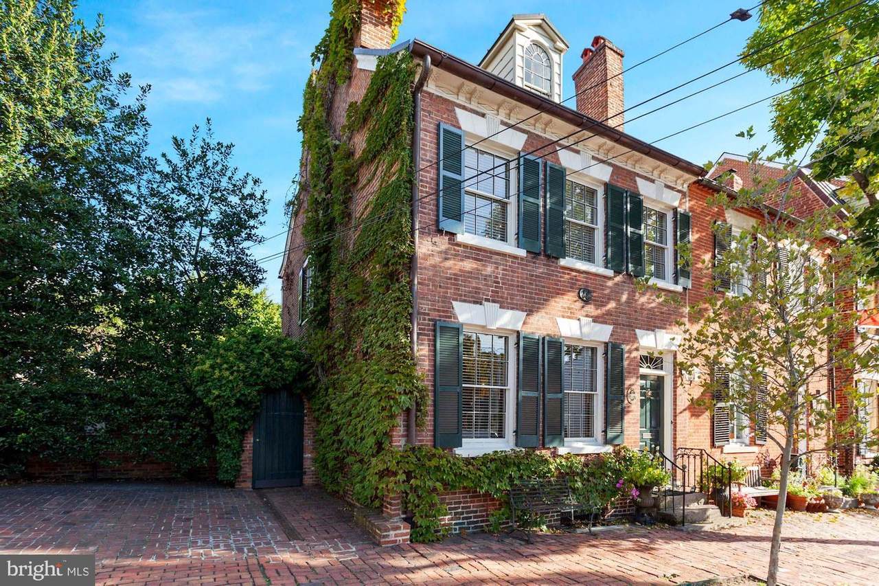611 Queen Street - Photo 1
