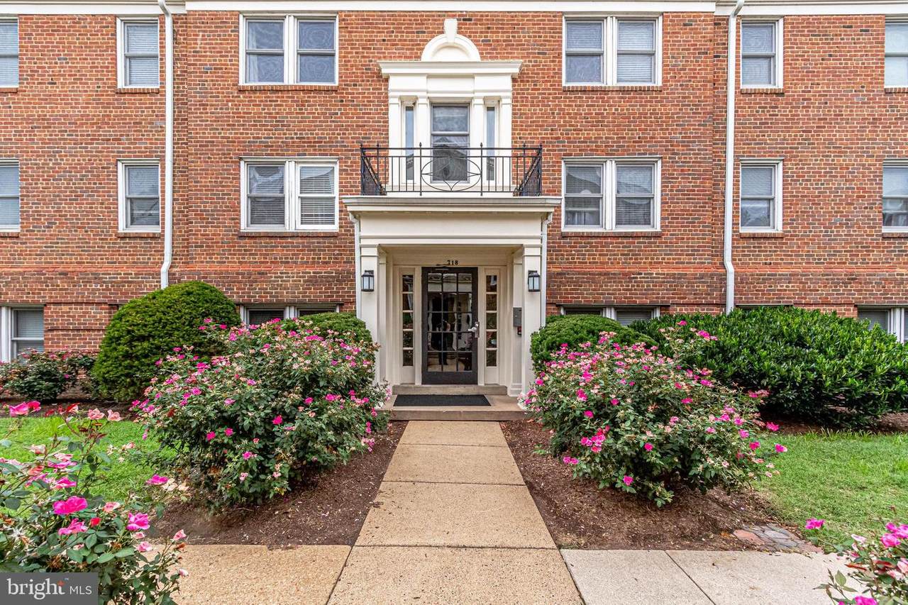 718 Washington Street - Photo 1