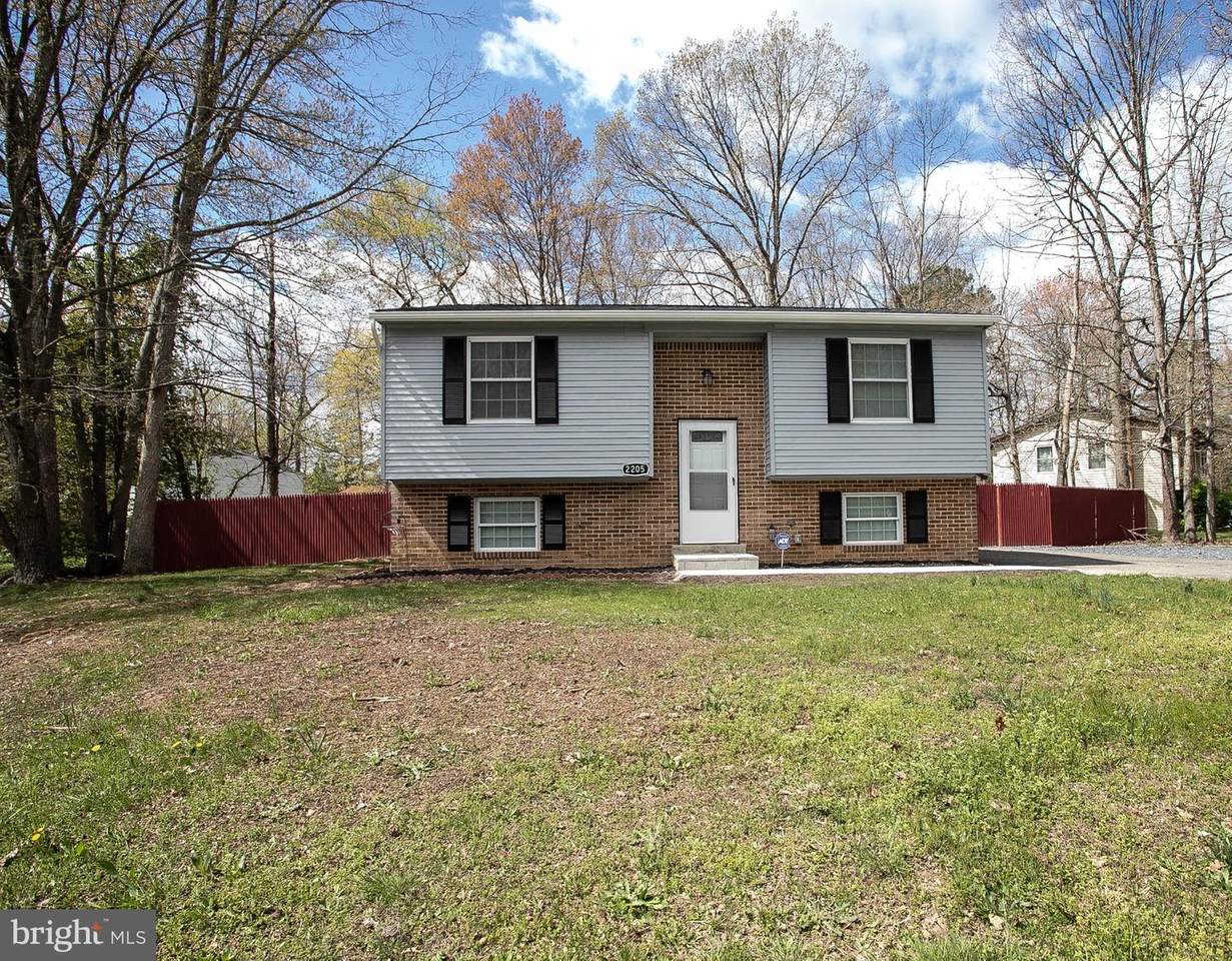 2205 Holly Oak Court - Photo 1
