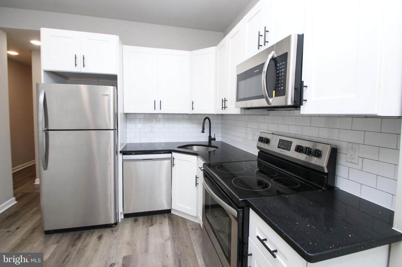 2833 Oxford Street - Photo 1