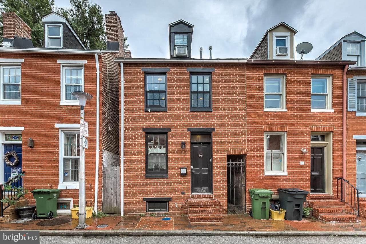 33 Hamburg Street - Photo 1