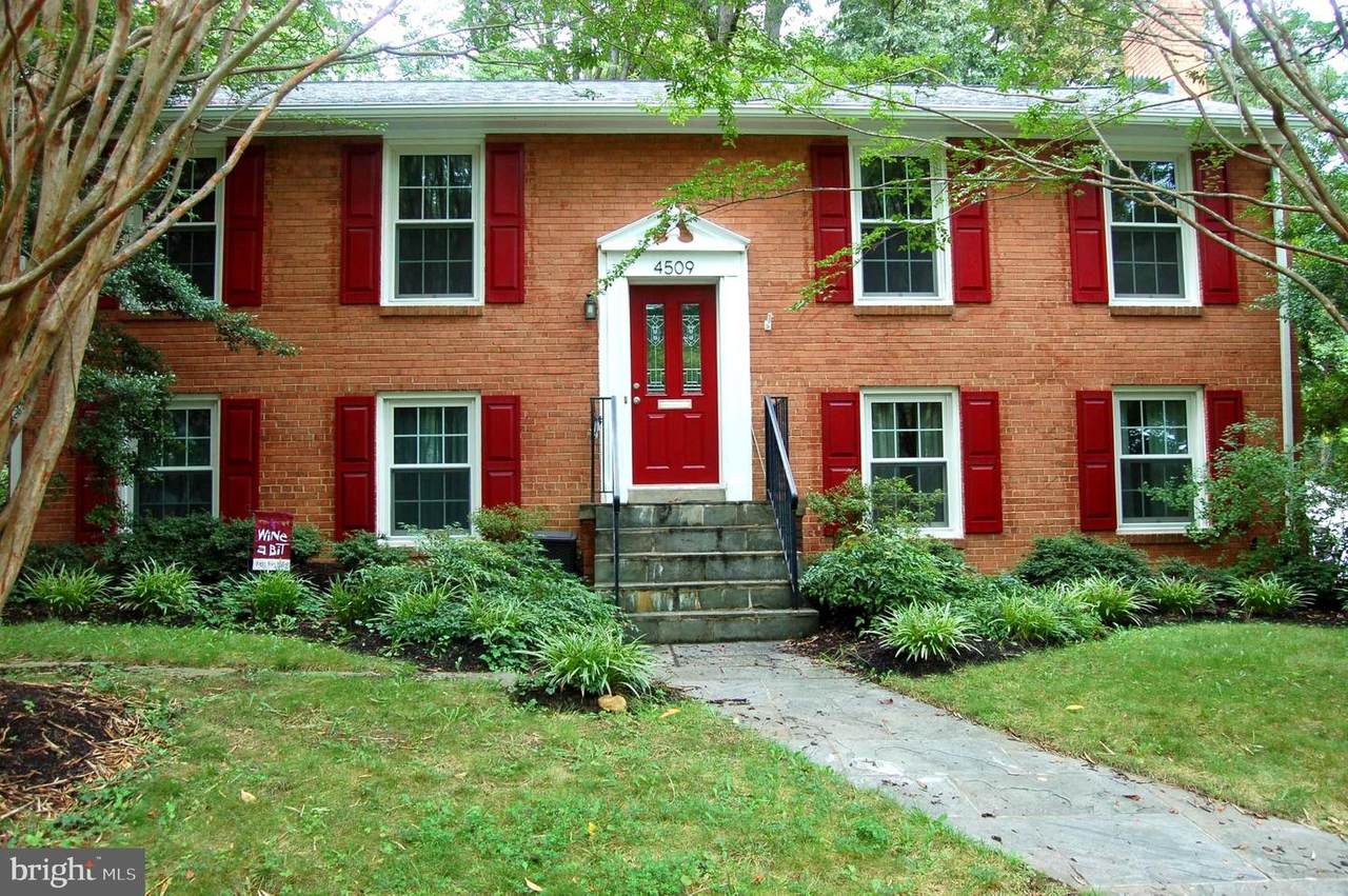 4509 Peacock Avenue - Photo 1