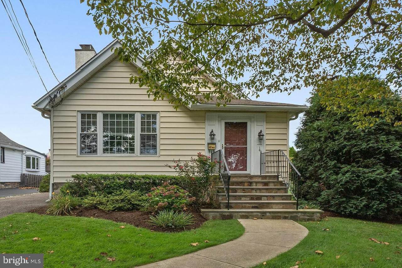 16 Clover Lane - Photo 1